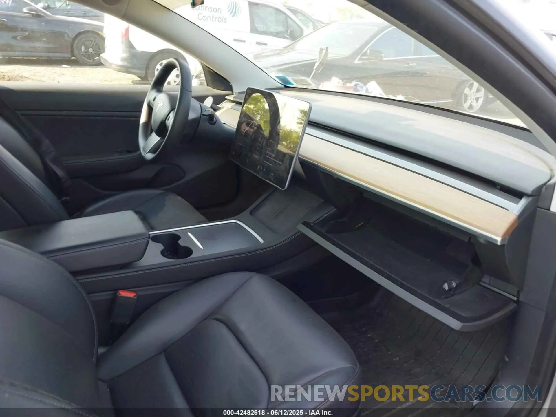 5 Photograph of a damaged car 5YJ3E1EBXLF636848 TESLA MODEL 3 2020