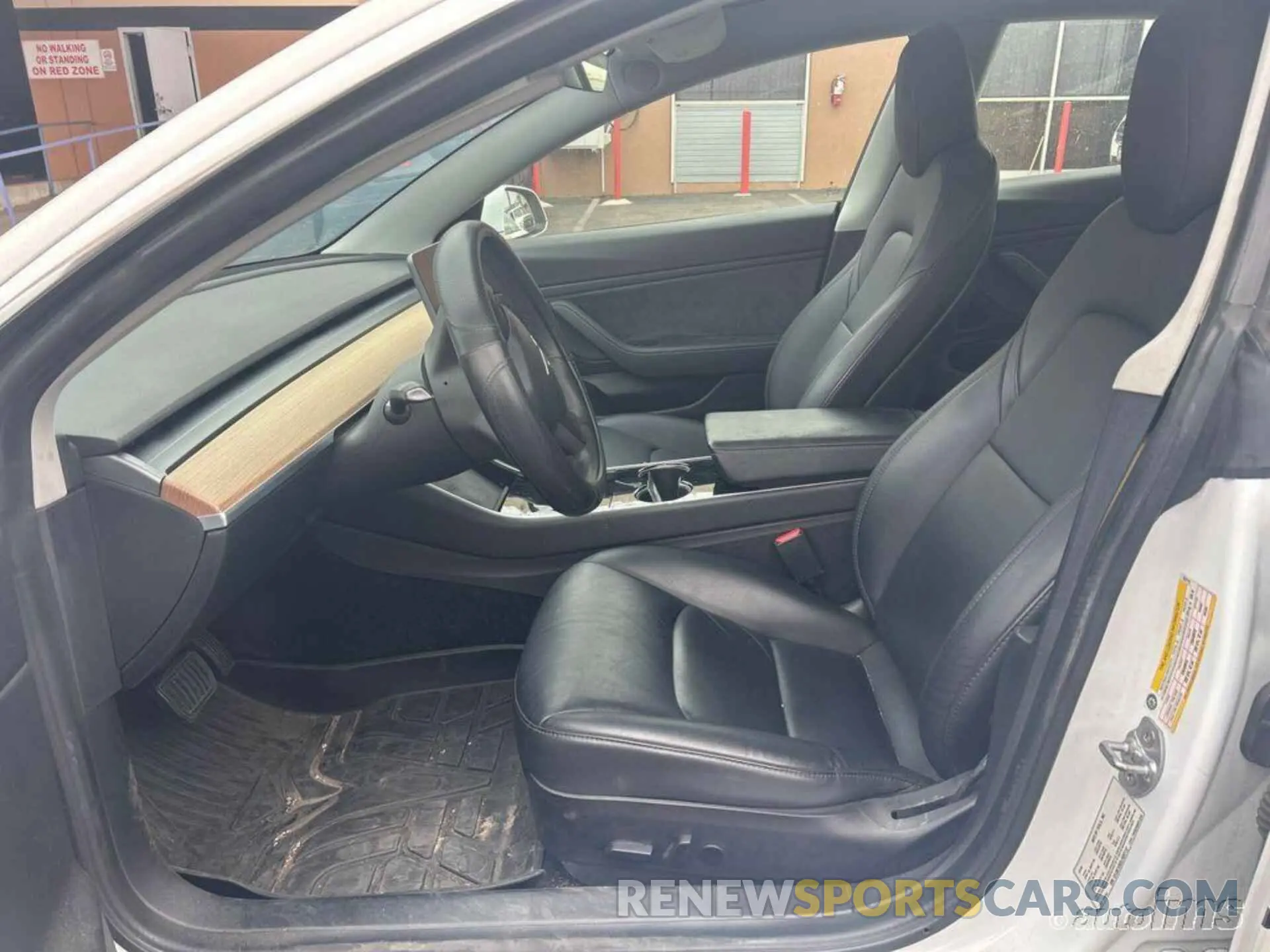 9 Photograph of a damaged car 5YJ3E1EBXLF637112 TESLA MODEL 3 2020