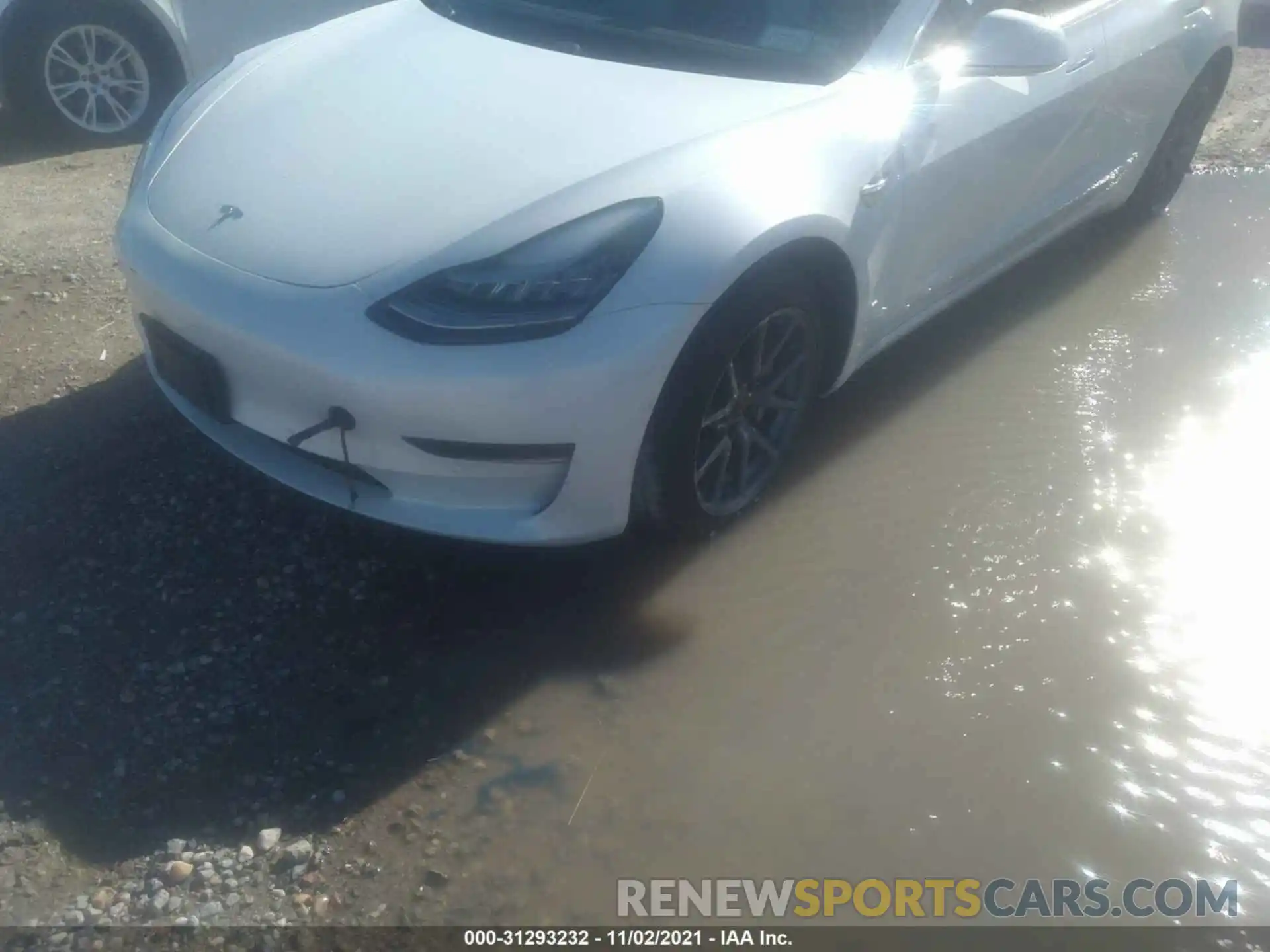 11 Photograph of a damaged car 5YJ3E1EBXLF639622 TESLA MODEL 3 2020