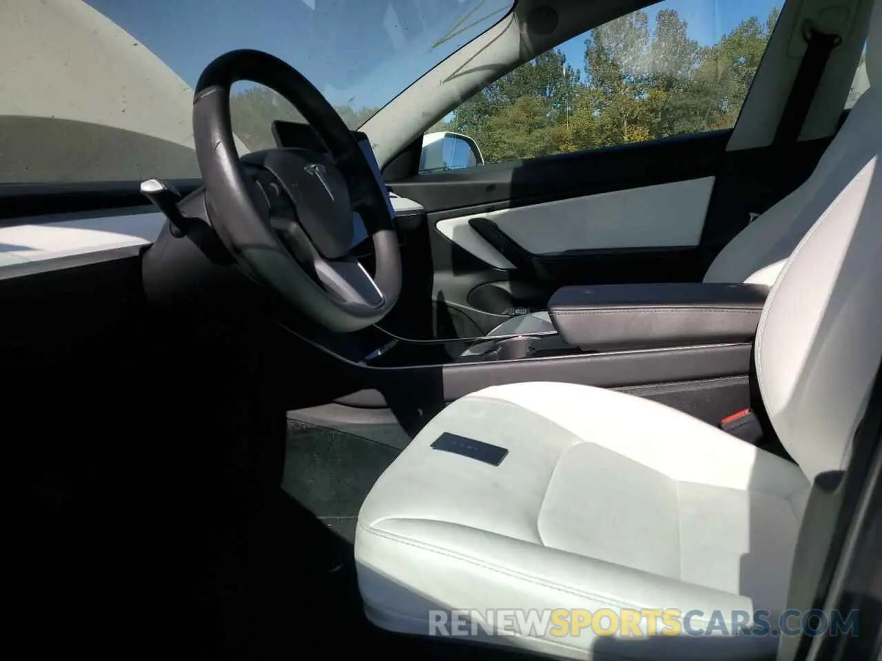 7 Photograph of a damaged car 5YJ3E1EBXLF639667 TESLA MODEL 3 2020