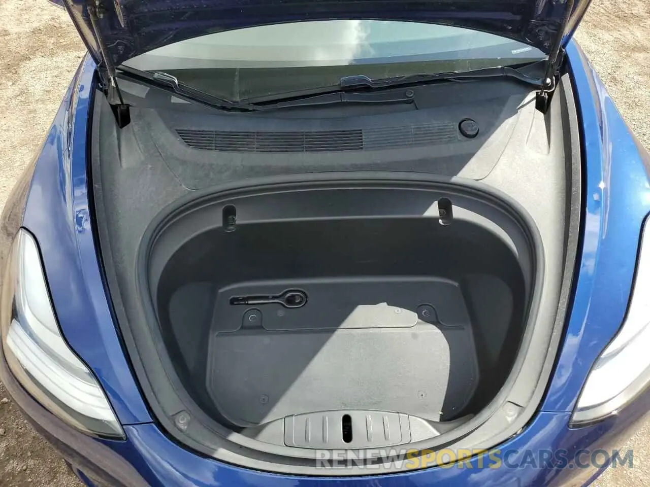 11 Photograph of a damaged car 5YJ3E1EBXLF640303 TESLA MODEL 3 2020