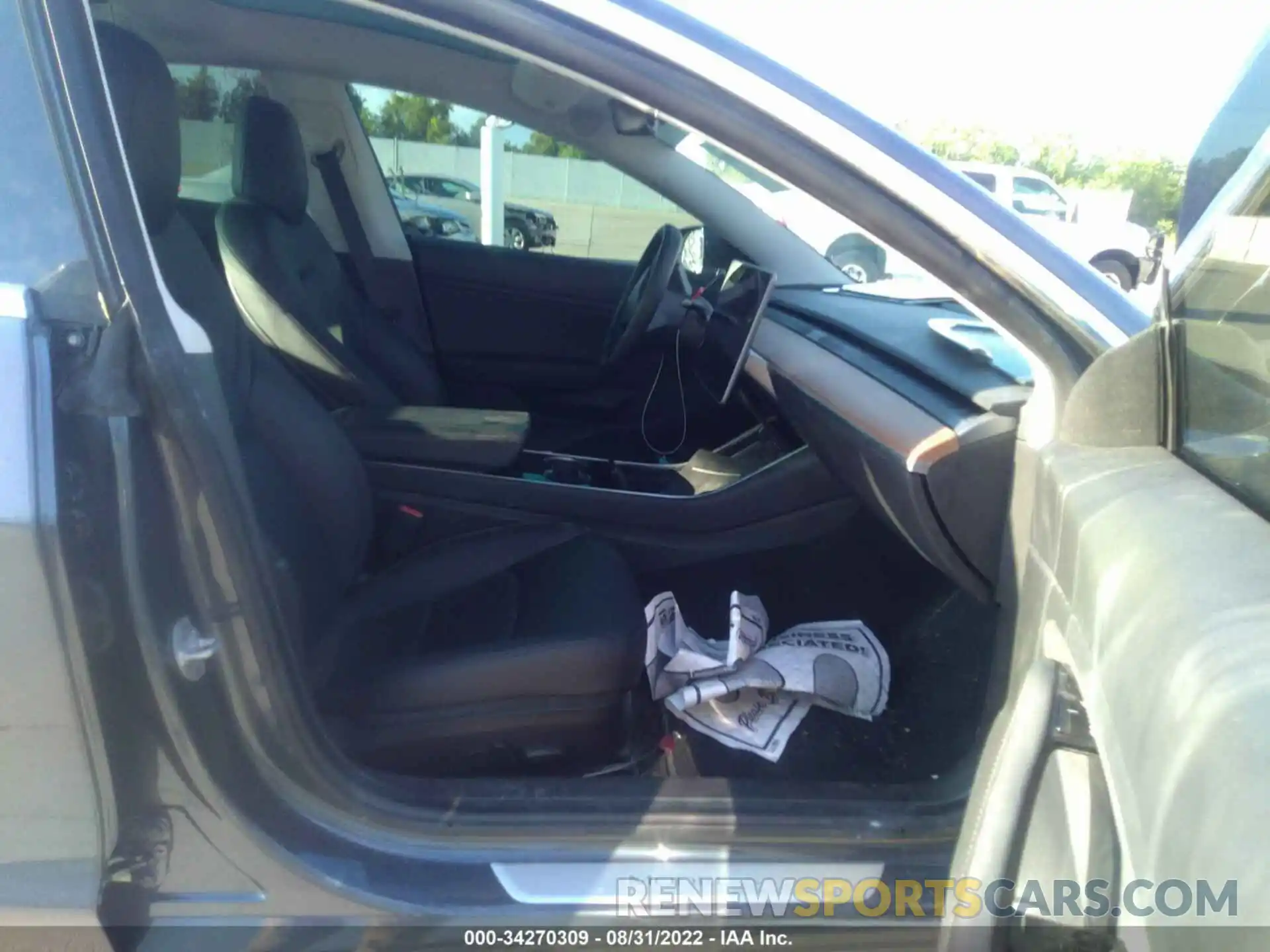 5 Photograph of a damaged car 5YJ3E1EBXLF647543 TESLA MODEL 3 2020