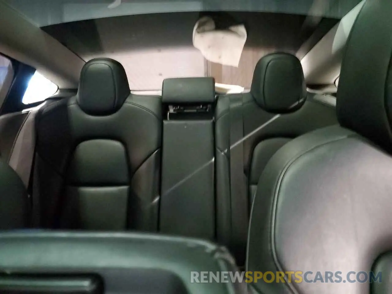 10 Photograph of a damaged car 5YJ3E1EBXLF650801 TESLA MODEL 3 2020
