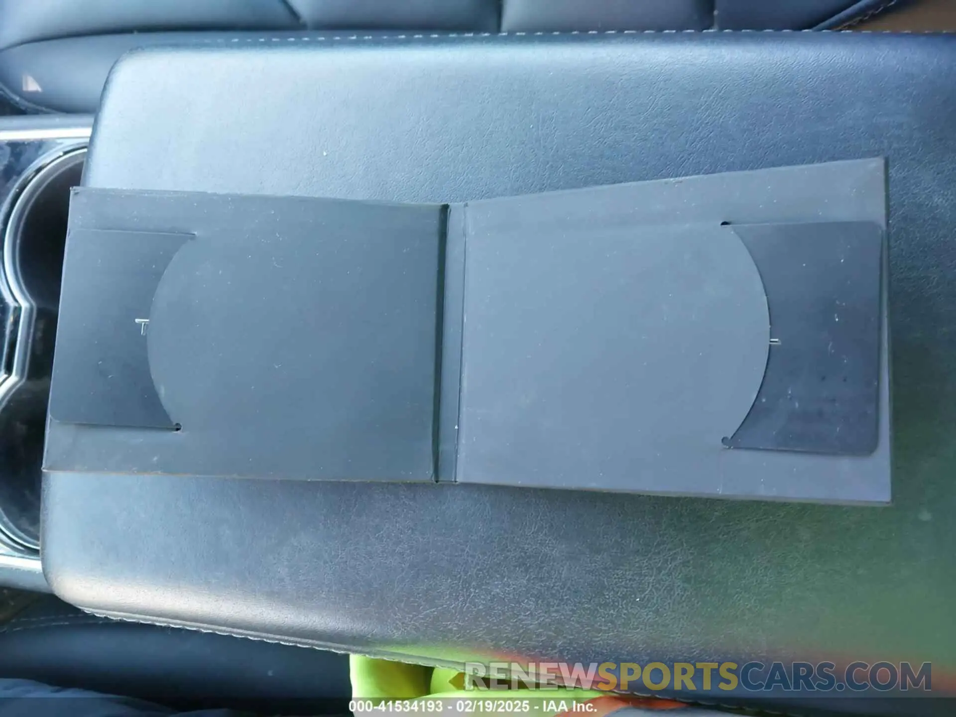 11 Photograph of a damaged car 5YJ3E1EBXLF710463 TESLA MODEL 3 2020