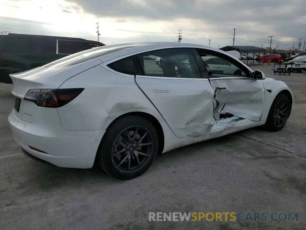 3 Photograph of a damaged car 5YJ3E1EBXLF746475 TESLA MODEL 3 2020