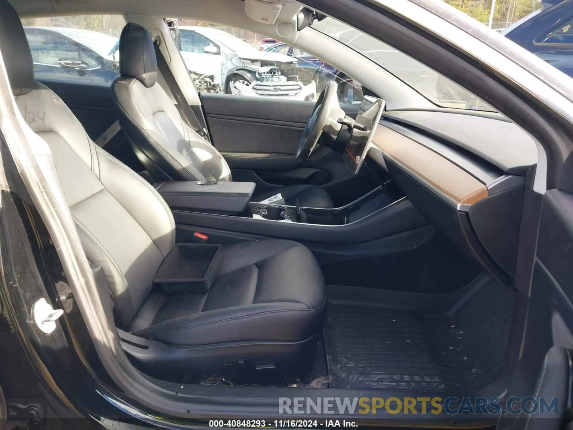 5 Photograph of a damaged car 5YJ3E1EBXLF764085 TESLA MODEL 3 2020