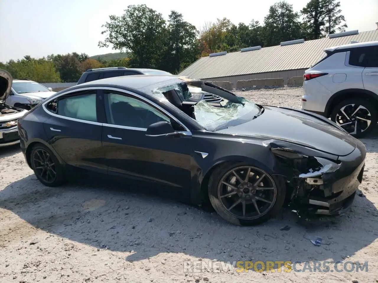 4 Photograph of a damaged car 5YJ3E1EBXLF802916 TESLA MODEL 3 2020