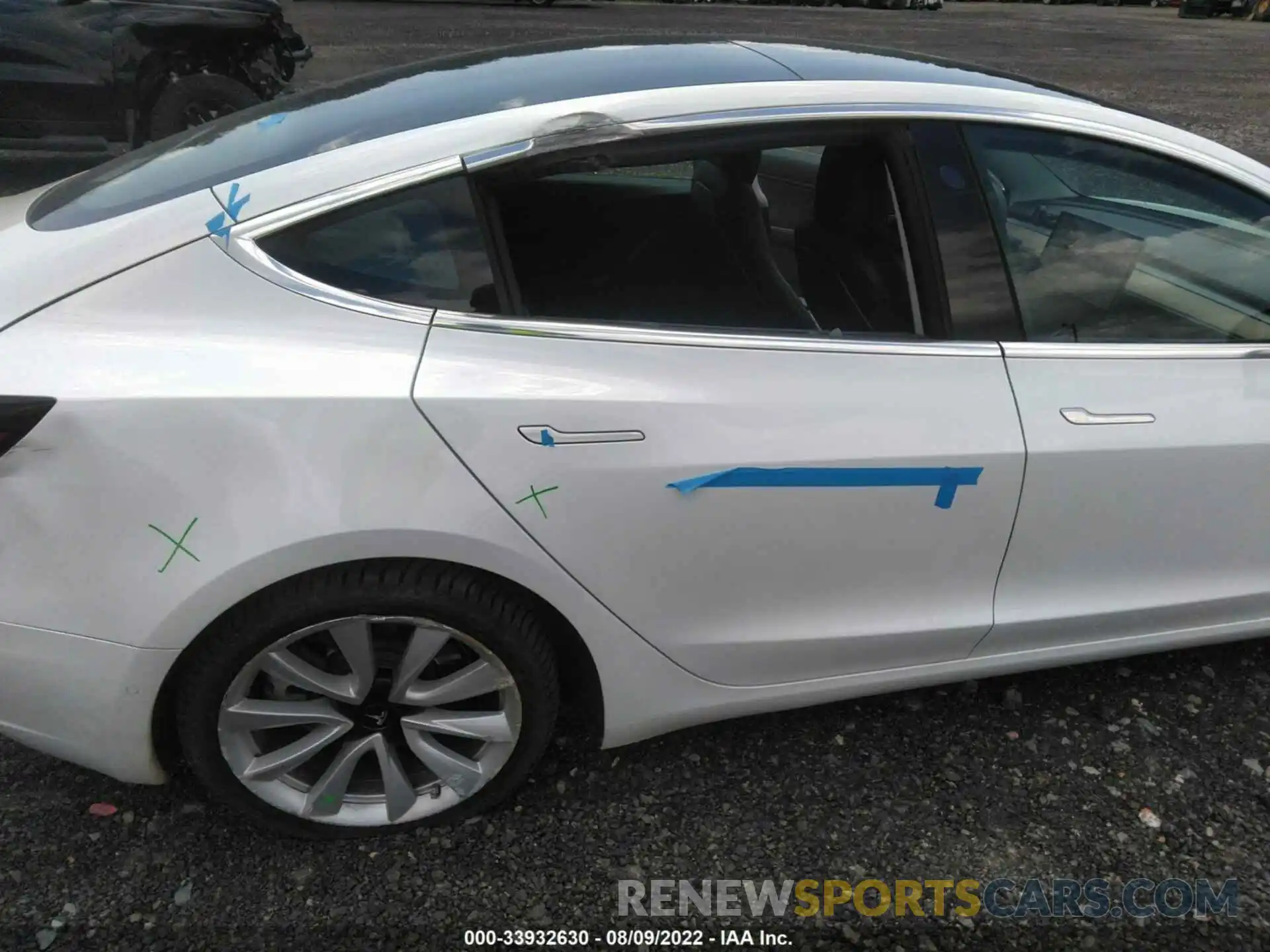 6 Photograph of a damaged car 5YJ3E1EC0LF587104 TESLA MODEL 3 2020