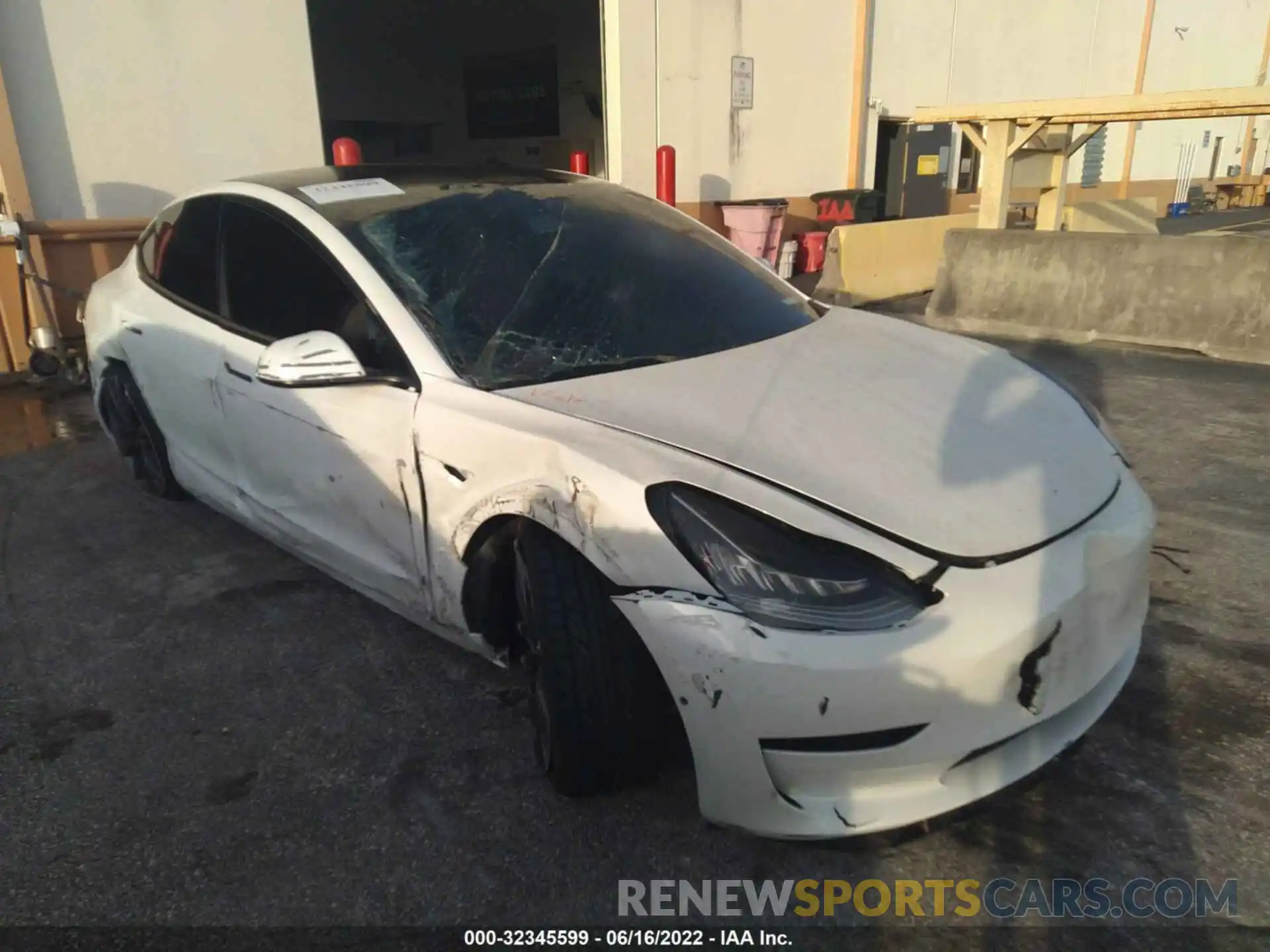 1 Photograph of a damaged car 5YJ3E1EC0LF642120 TESLA MODEL 3 2020