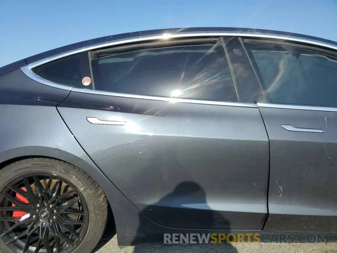 10 Photograph of a damaged car 5YJ3E1EC0LF714594 TESLA MODEL 3 2020