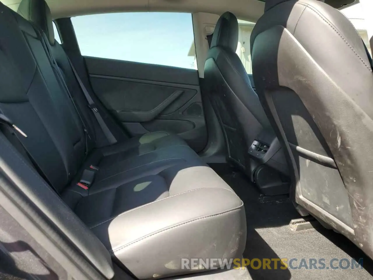 10 Photograph of a damaged car 5YJ3E1EC1LF713406 TESLA MODEL 3 2020
