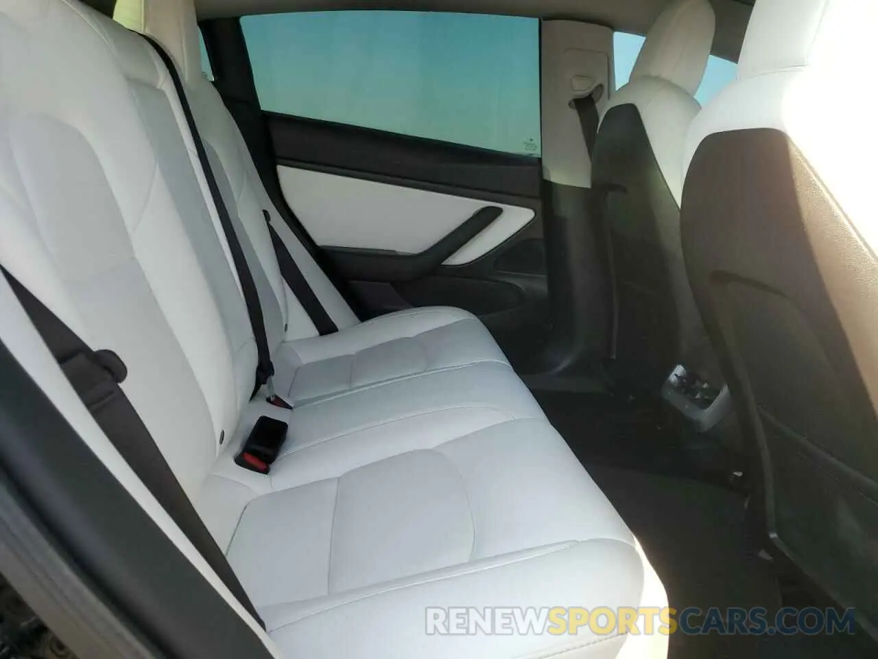 10 Photograph of a damaged car 5YJ3E1EC1LF742789 TESLA MODEL 3 2020