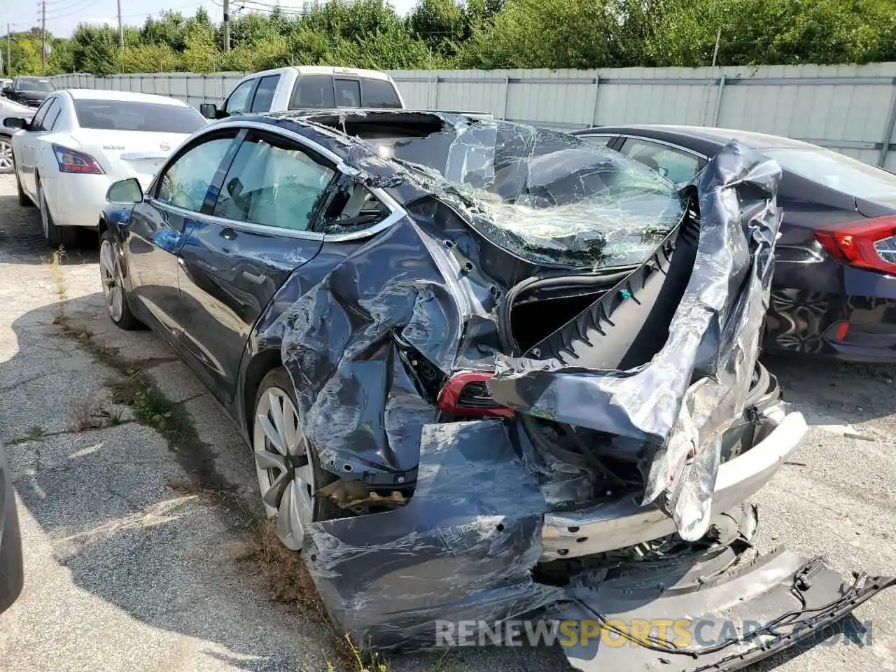 3 Photograph of a damaged car 5YJ3E1EC2LF586701 TESLA MODEL 3 2020