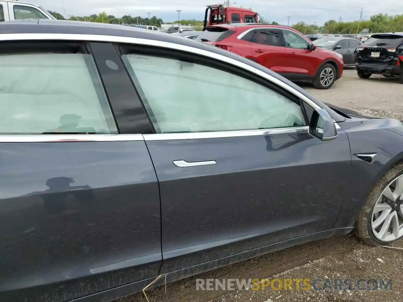 5 Photograph of a damaged car 5YJ3E1EC2LF586701 TESLA MODEL 3 2020