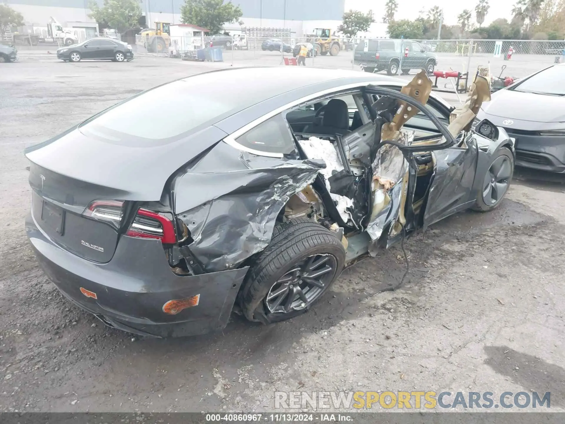 4 Photograph of a damaged car 5YJ3E1EC2LF601732 TESLA MODEL 3 2020