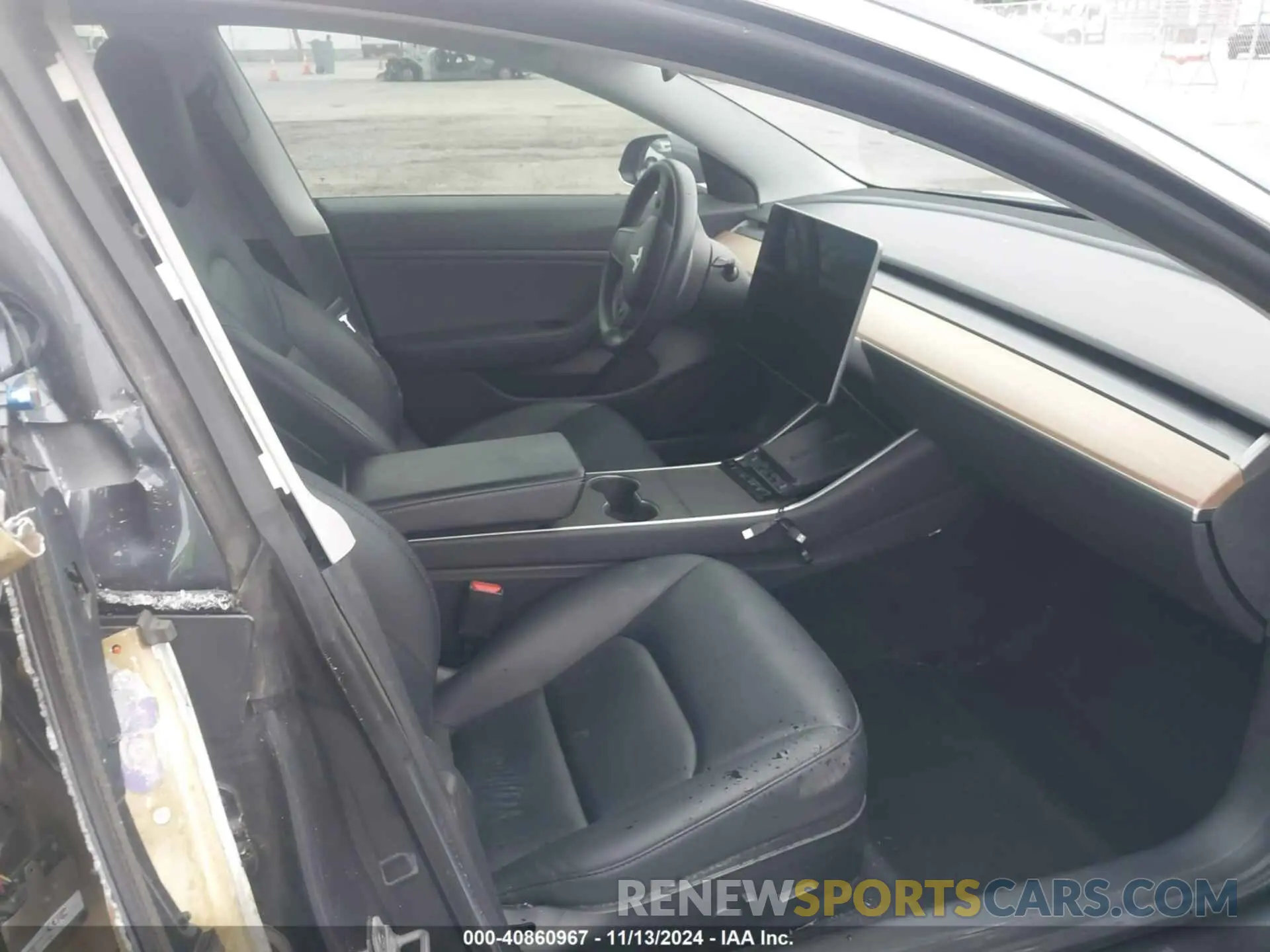 5 Photograph of a damaged car 5YJ3E1EC2LF601732 TESLA MODEL 3 2020