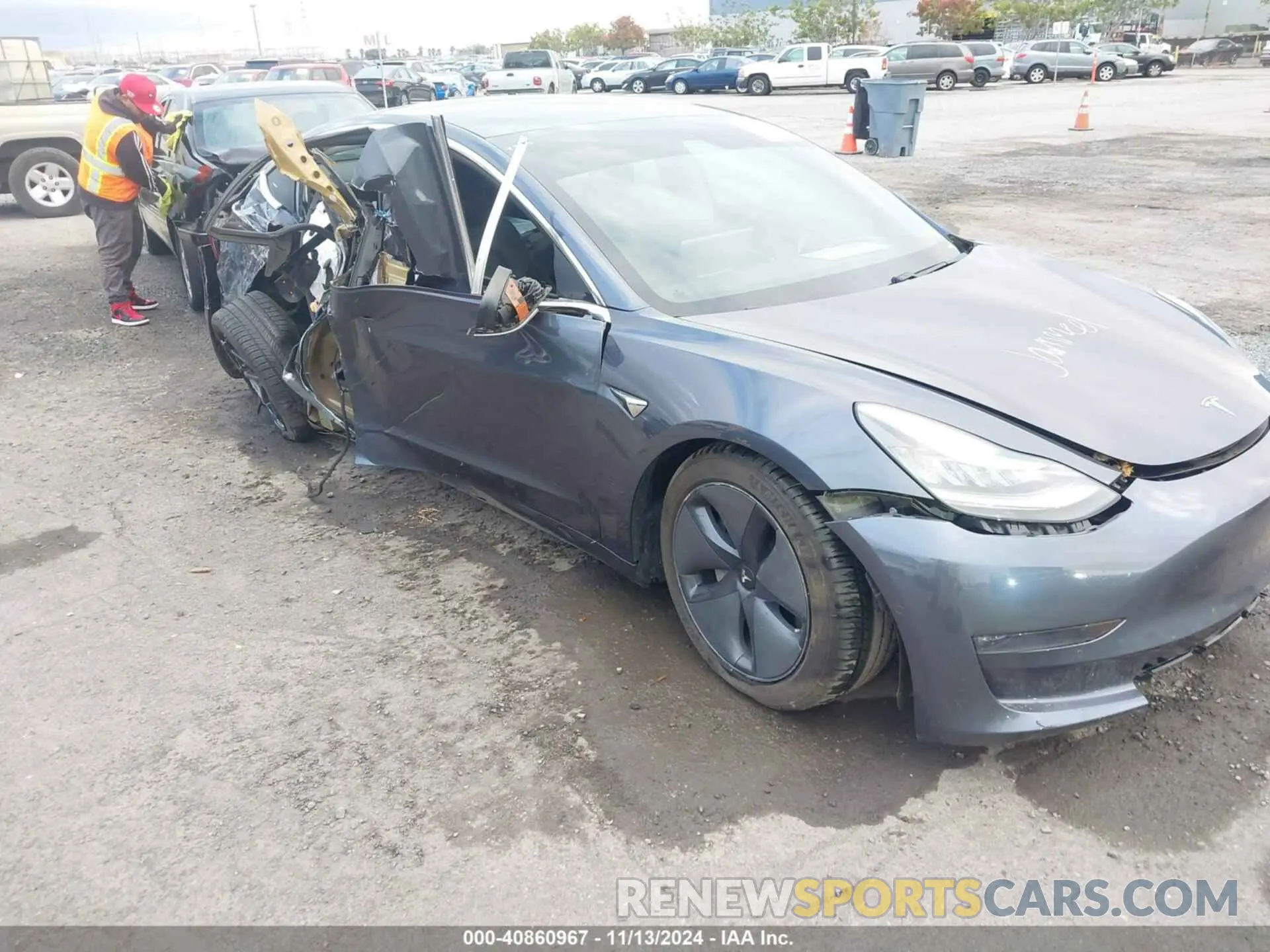 6 Photograph of a damaged car 5YJ3E1EC2LF601732 TESLA MODEL 3 2020