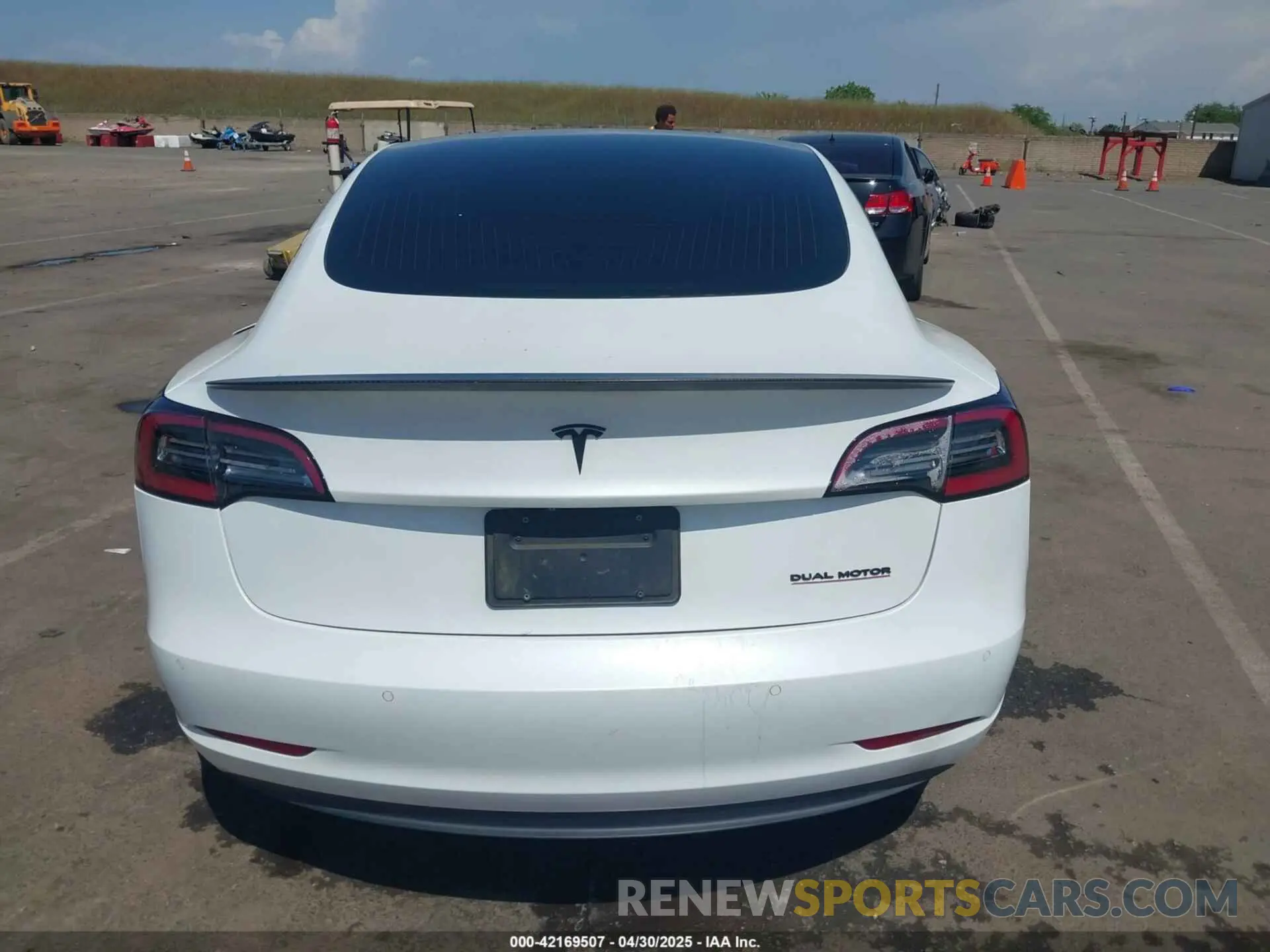 16 Photograph of a damaged car 5YJ3E1EC2LF601990 TESLA MODEL 3 2020