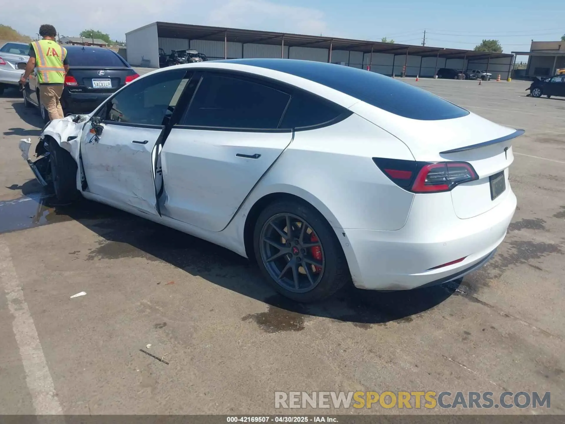 3 Photograph of a damaged car 5YJ3E1EC2LF601990 TESLA MODEL 3 2020