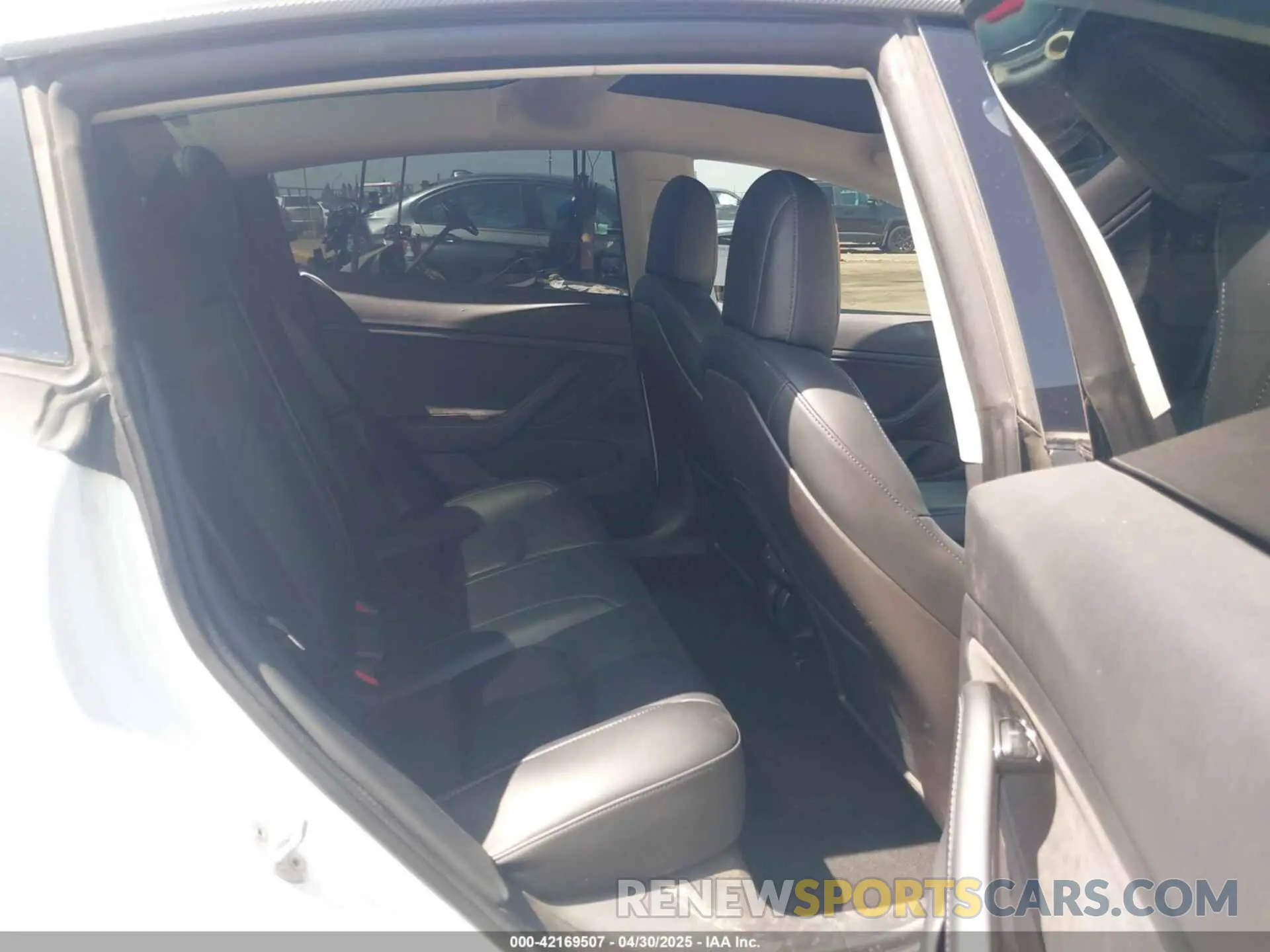 8 Photograph of a damaged car 5YJ3E1EC2LF601990 TESLA MODEL 3 2020
