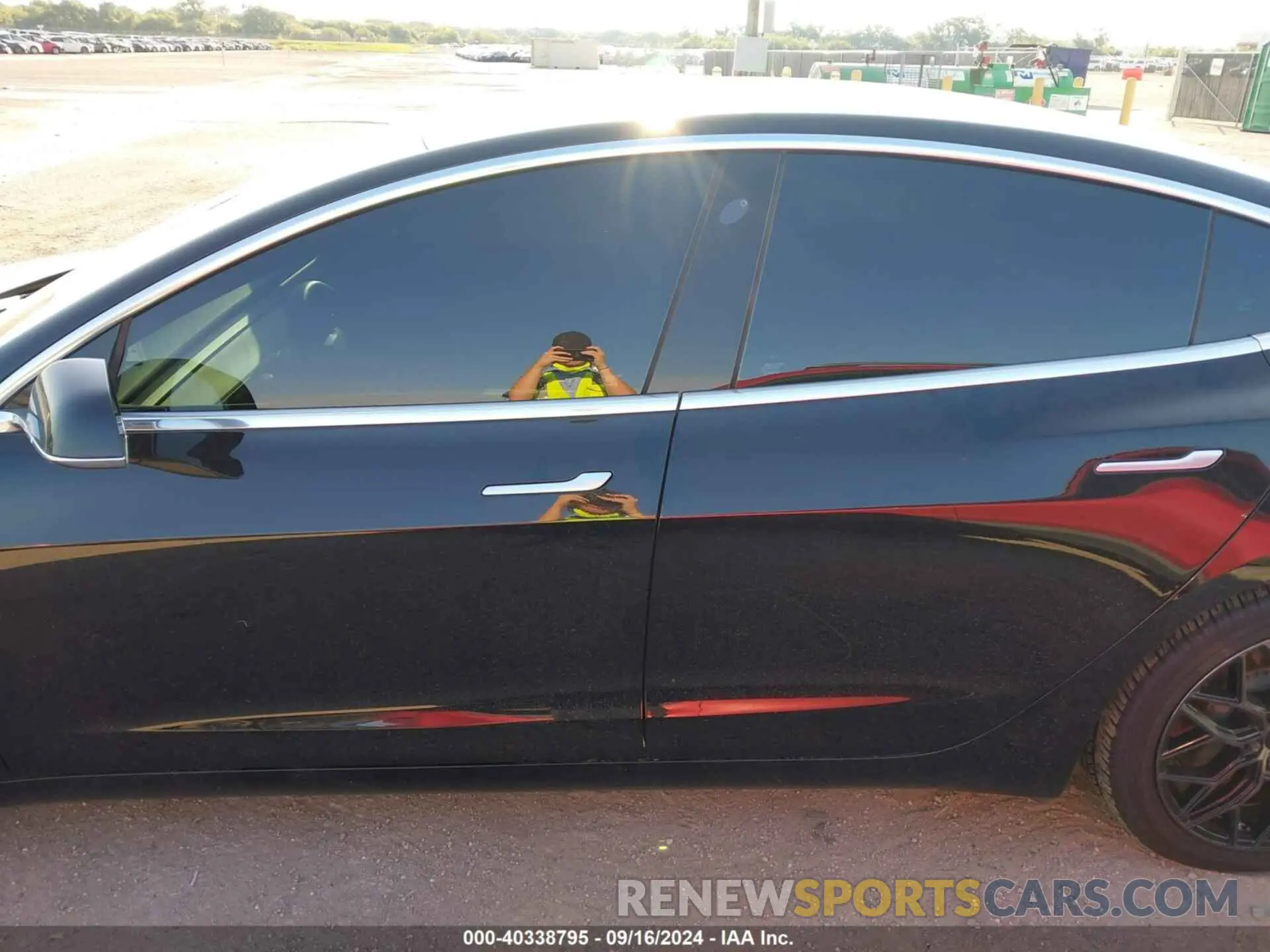 14 Photograph of a damaged car 5YJ3E1EC2LF602850 TESLA MODEL 3 2020