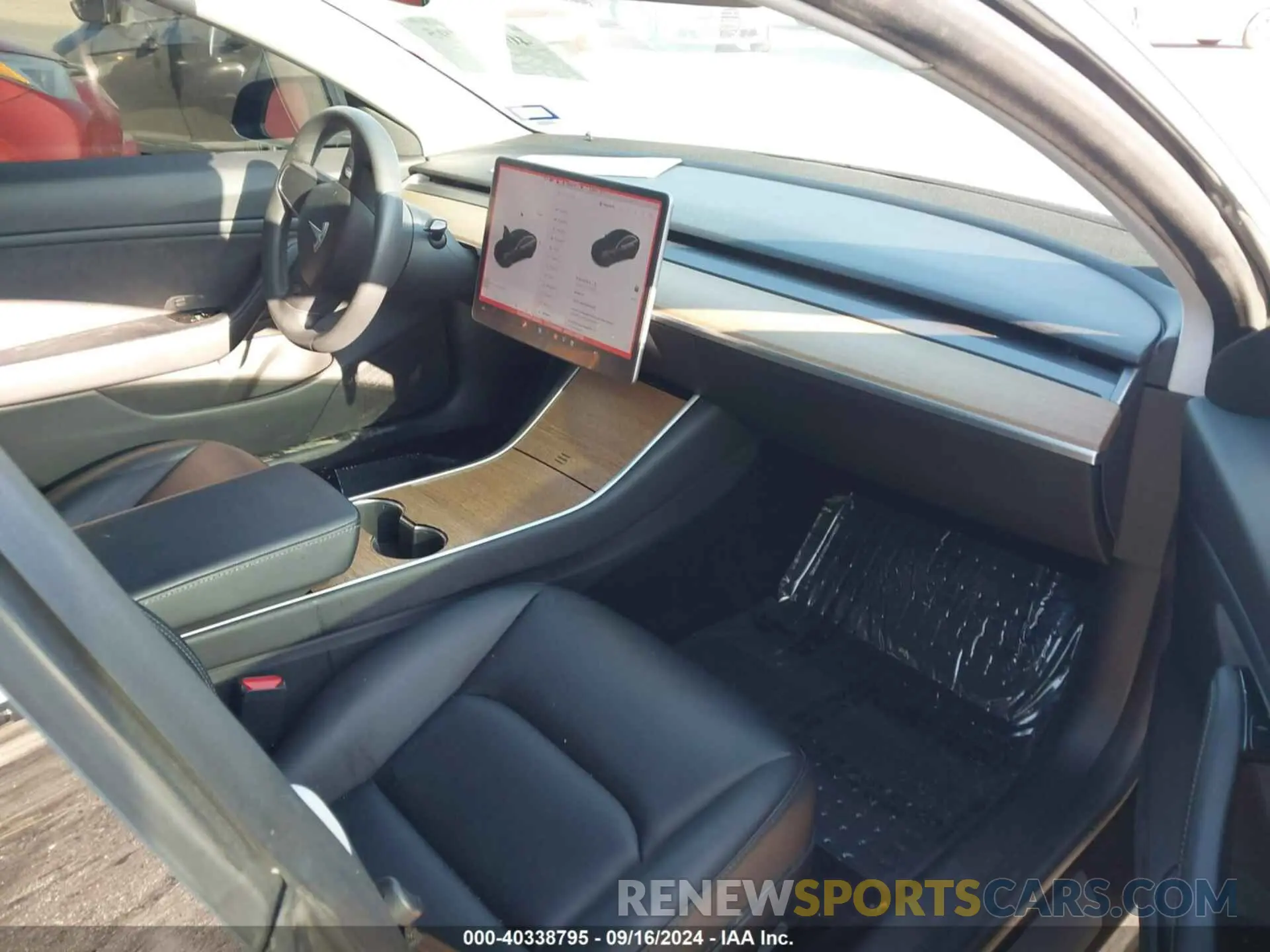 5 Photograph of a damaged car 5YJ3E1EC2LF602850 TESLA MODEL 3 2020