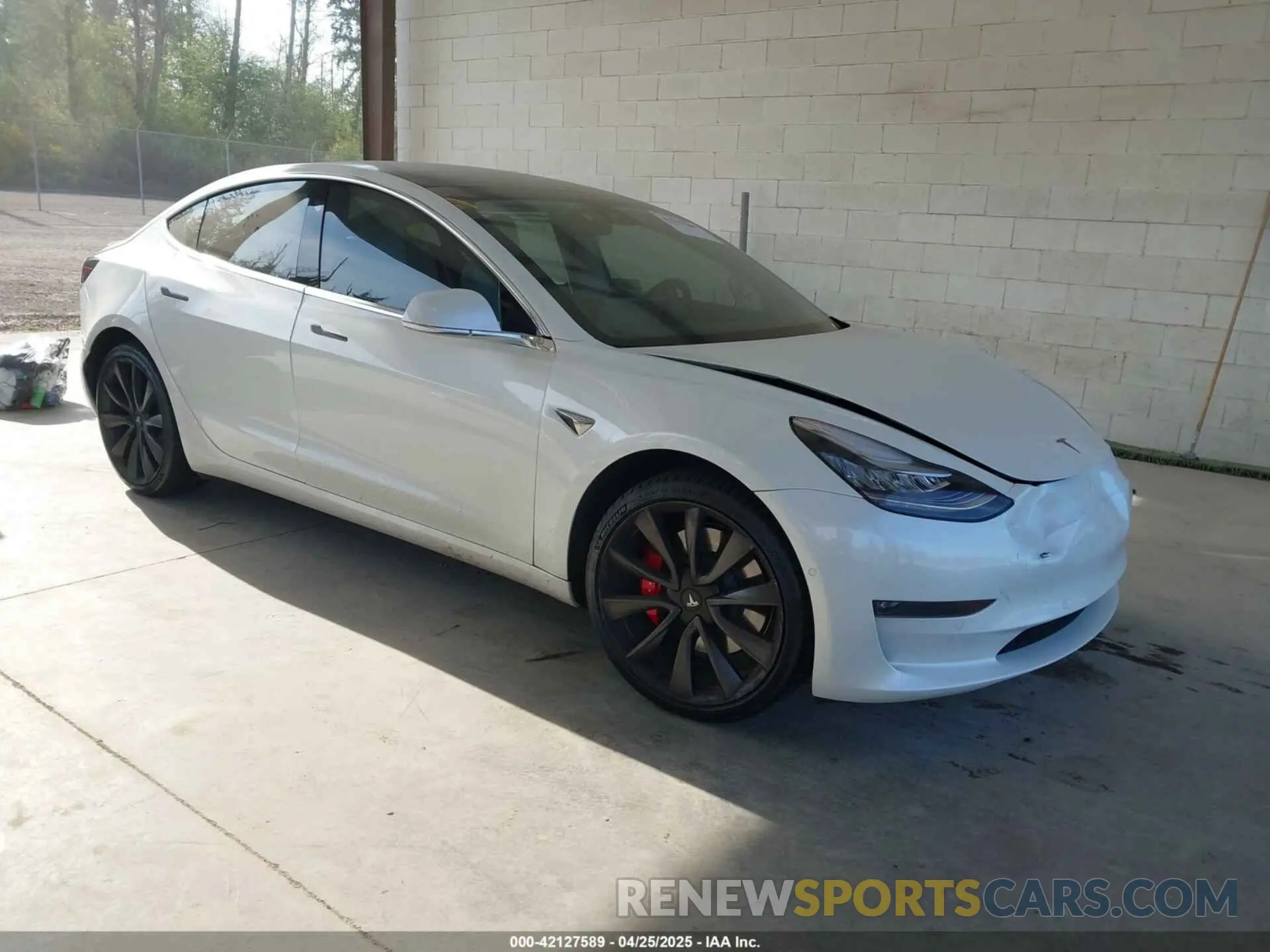 1 Photograph of a damaged car 5YJ3E1EC2LF624900 TESLA MODEL 3 2020