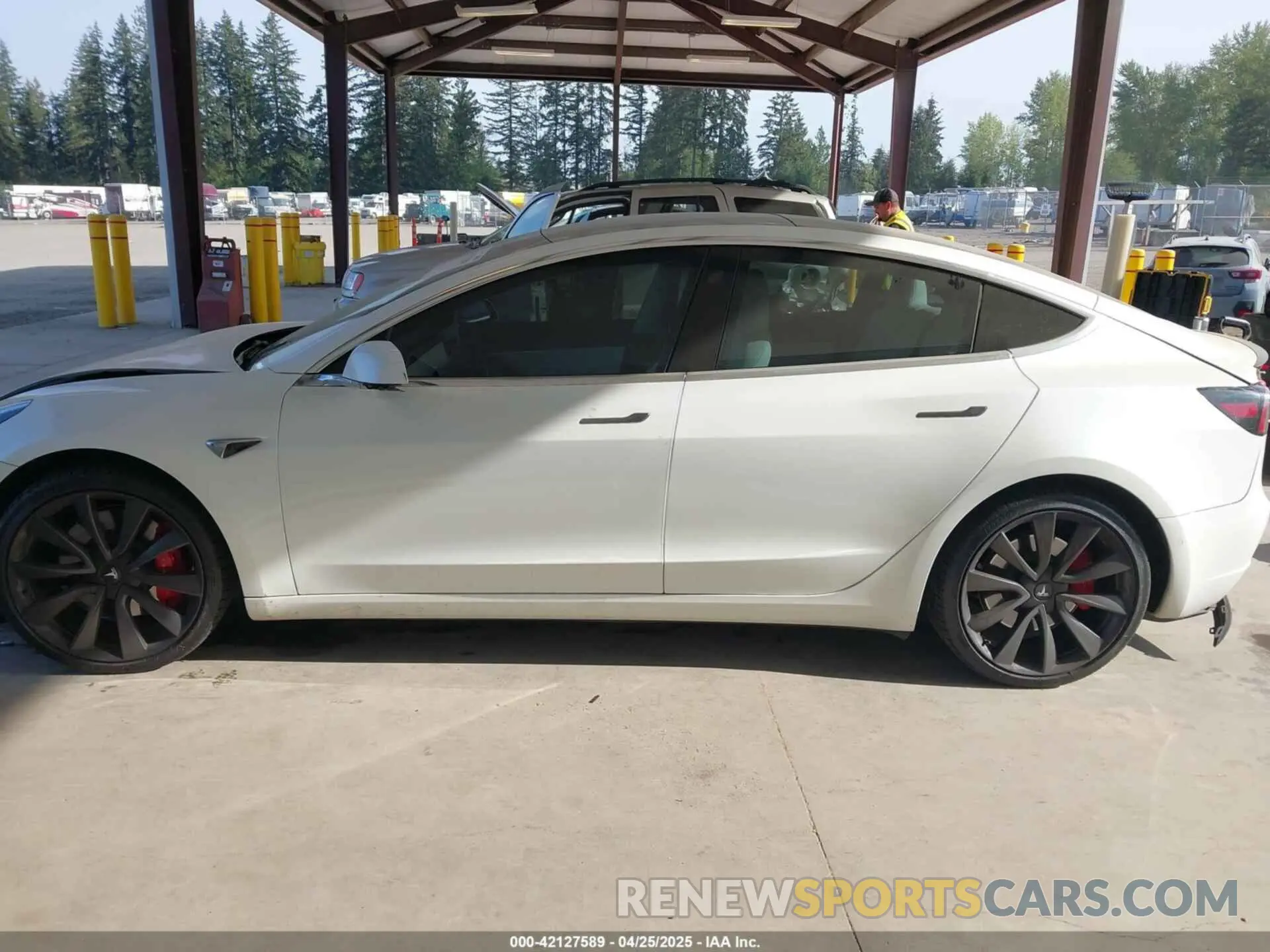 14 Photograph of a damaged car 5YJ3E1EC2LF624900 TESLA MODEL 3 2020