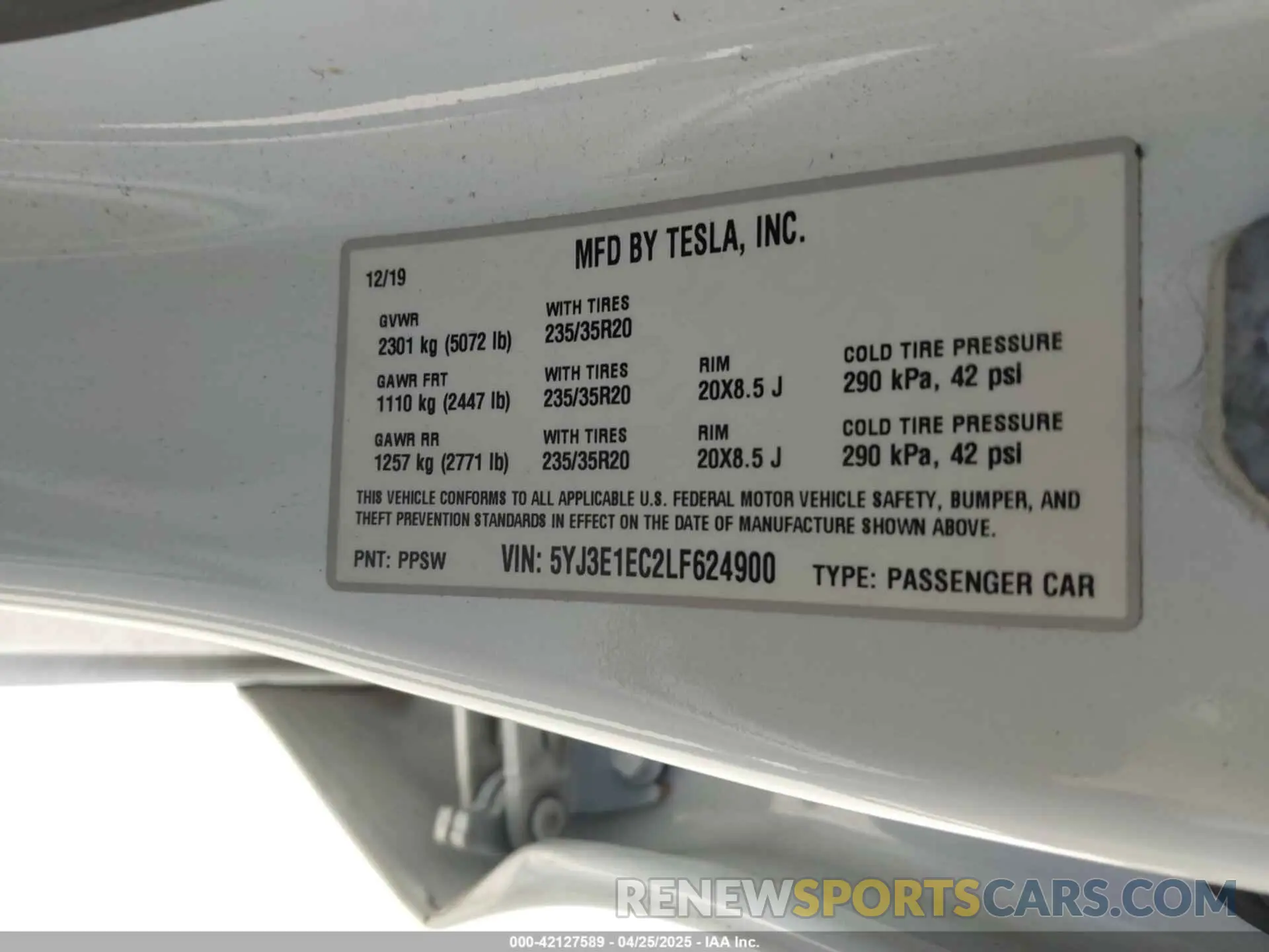 9 Photograph of a damaged car 5YJ3E1EC2LF624900 TESLA MODEL 3 2020