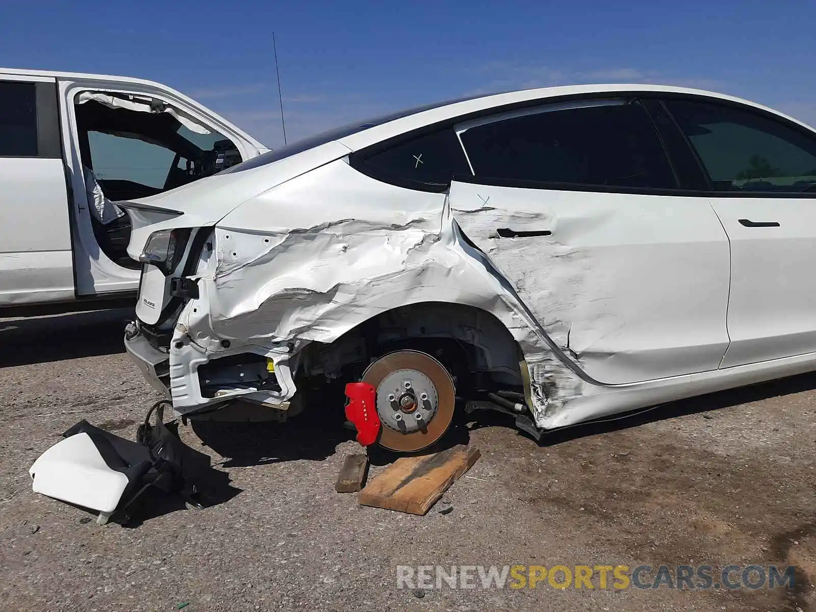 9 Photograph of a damaged car 5YJ3E1EC2LF642099 TESLA MODEL 3 2020