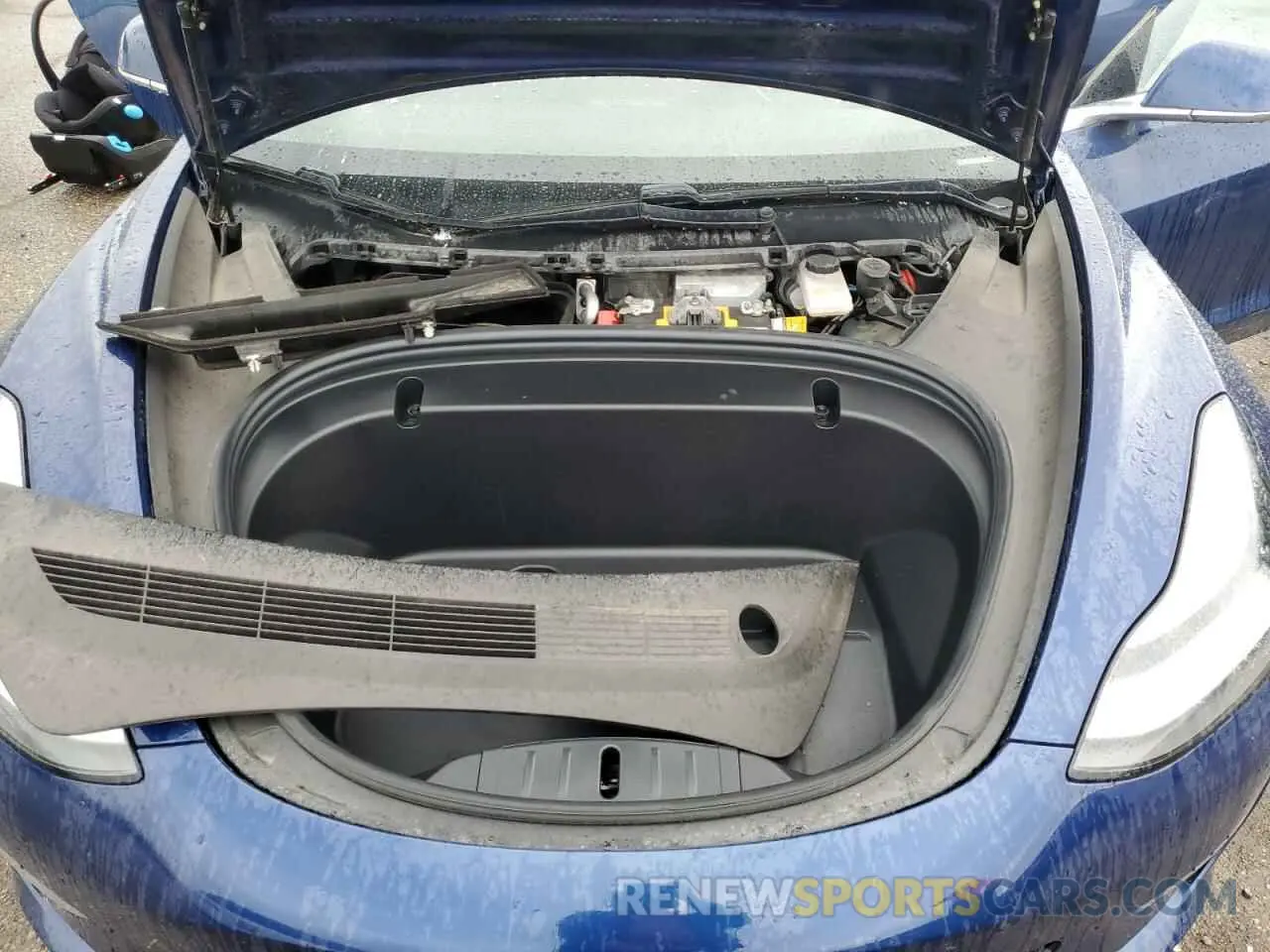 11 Photograph of a damaged car 5YJ3E1EC2LF669481 TESLA MODEL 3 2020