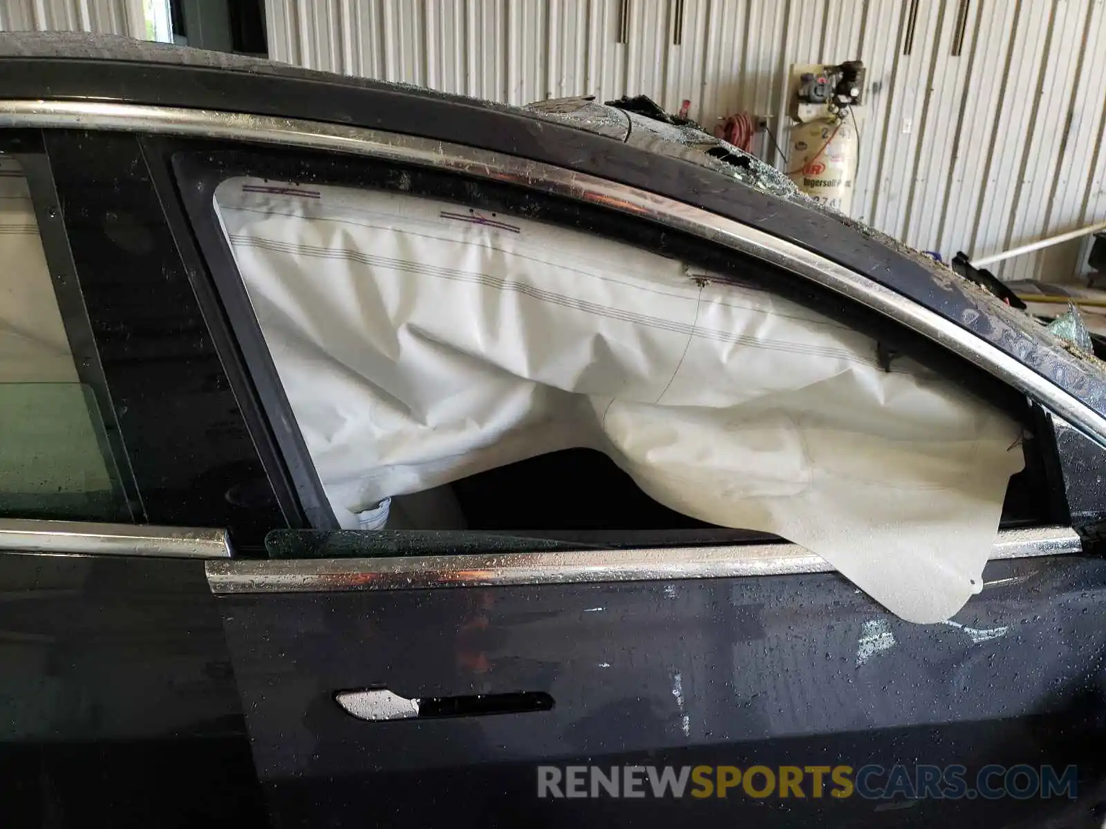 5 Photograph of a damaged car 5YJ3E1EC2LF800229 TESLA MODEL 3 2020