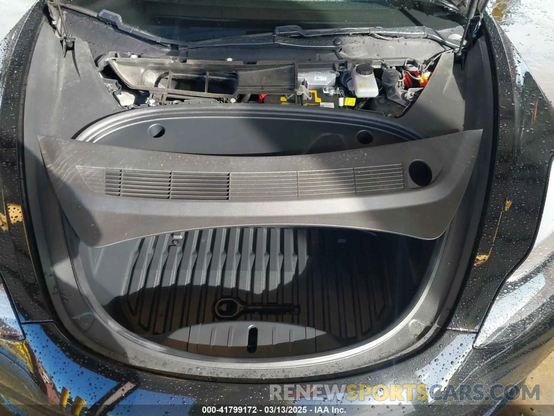 10 Photograph of a damaged car 5YJ3E1EC2LF805320 TESLA MODEL 3 2020