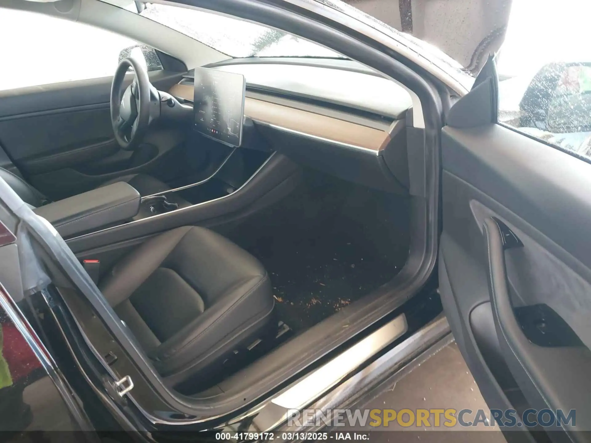 5 Photograph of a damaged car 5YJ3E1EC2LF805320 TESLA MODEL 3 2020