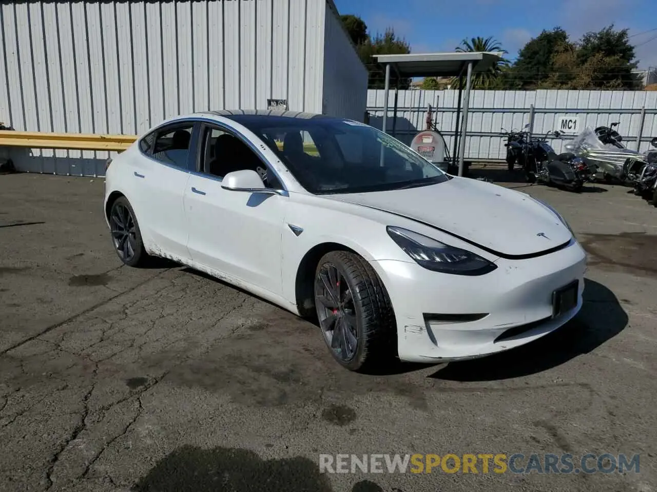 4 Photograph of a damaged car 5YJ3E1EC2LF805463 TESLA MODEL 3 2020