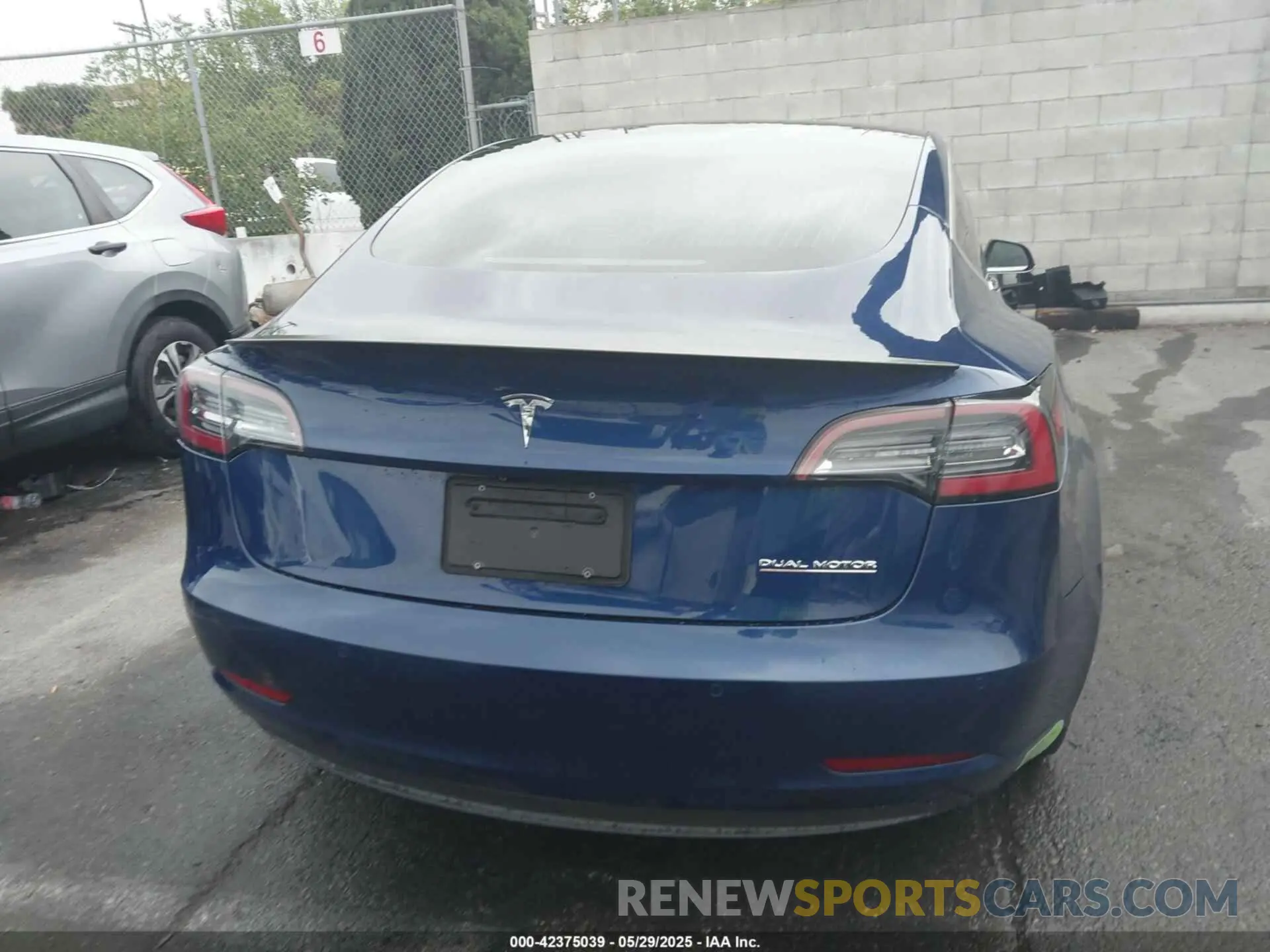 15 Photograph of a damaged car 5YJ3E1EC3LF648042 TESLA MODEL 3 2020
