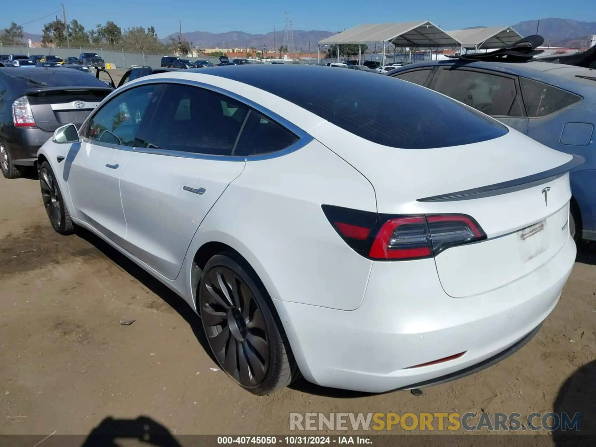 3 Photograph of a damaged car 5YJ3E1EC4LF624140 TESLA MODEL 3 2020