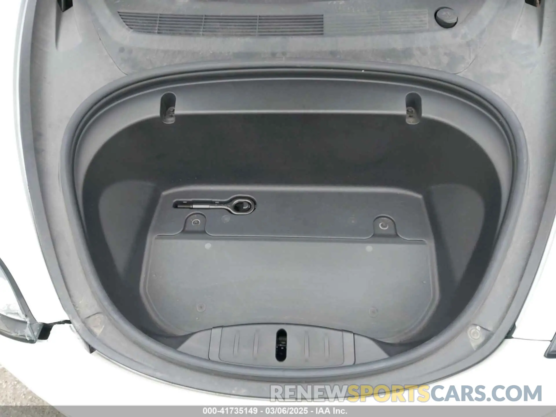 10 Photograph of a damaged car 5YJ3E1EC4LF625109 TESLA MODEL 3 2020