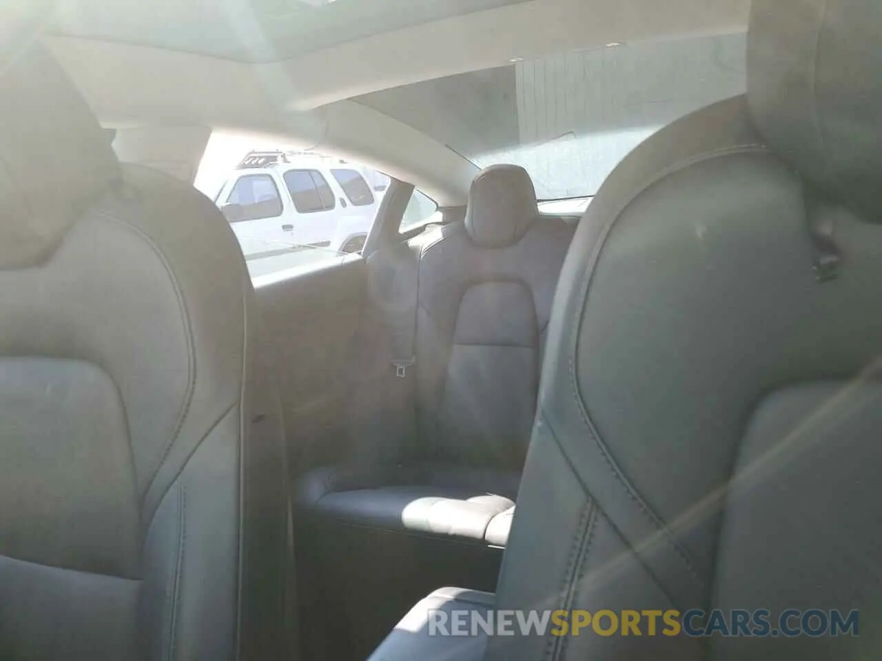10 Photograph of a damaged car 5YJ3E1EC4LF641472 TESLA MODEL 3 2020