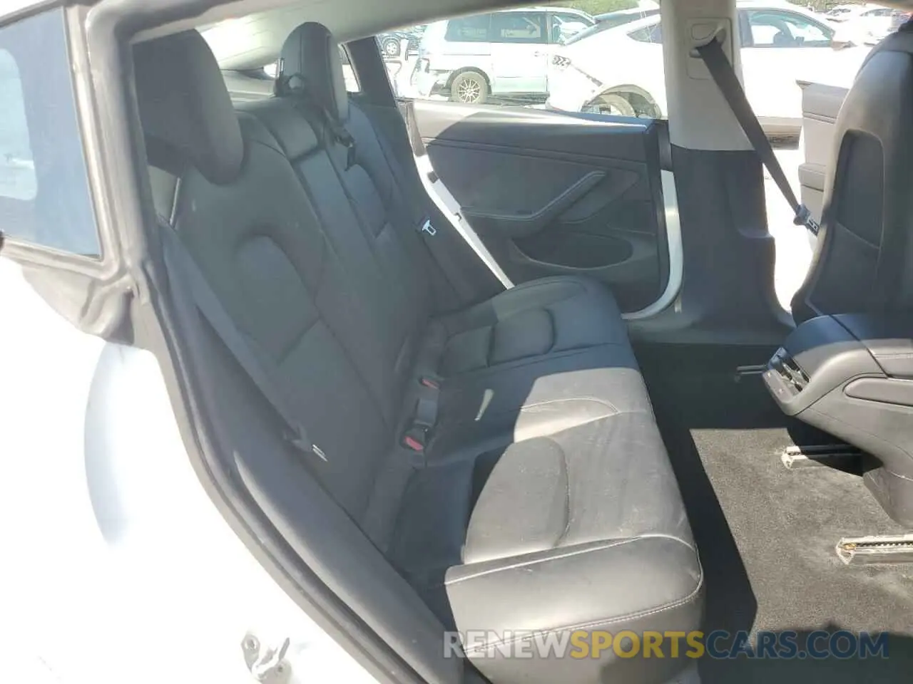 11 Photograph of a damaged car 5YJ3E1EC4LF641472 TESLA MODEL 3 2020