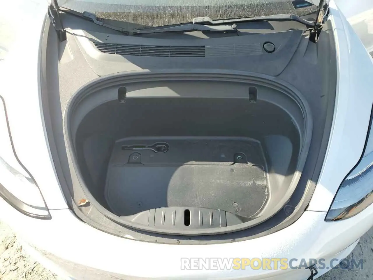 12 Photograph of a damaged car 5YJ3E1EC4LF641472 TESLA MODEL 3 2020