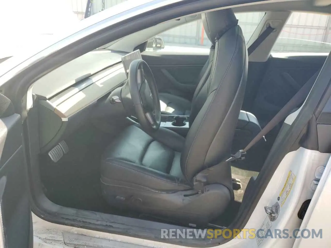 7 Photograph of a damaged car 5YJ3E1EC4LF641472 TESLA MODEL 3 2020