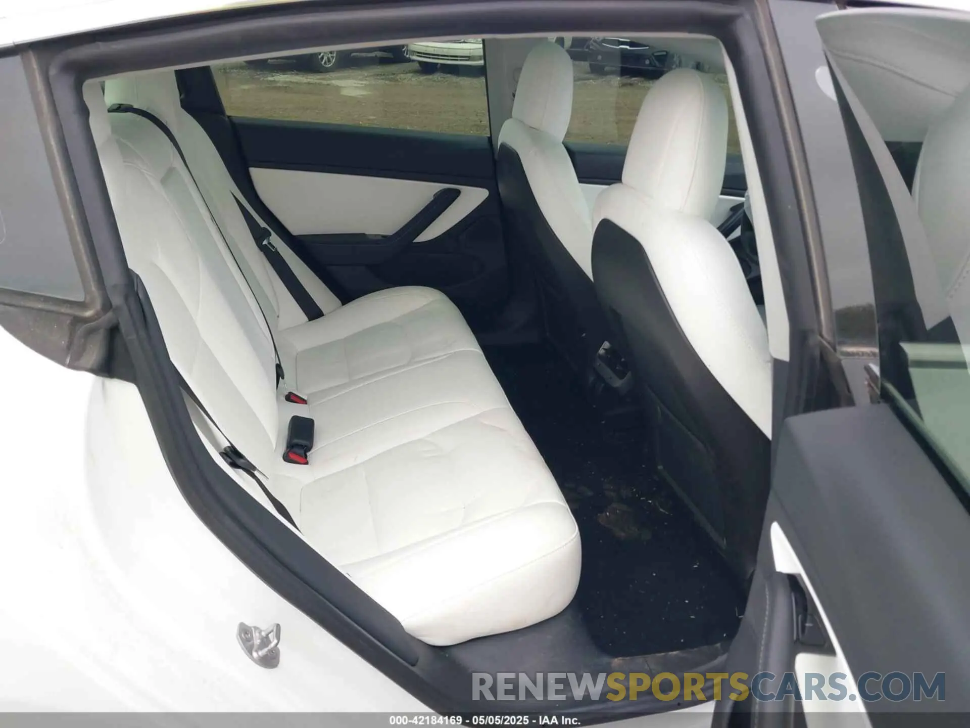 8 Photograph of a damaged car 5YJ3E1EC4LF719149 TESLA MODEL 3 2020