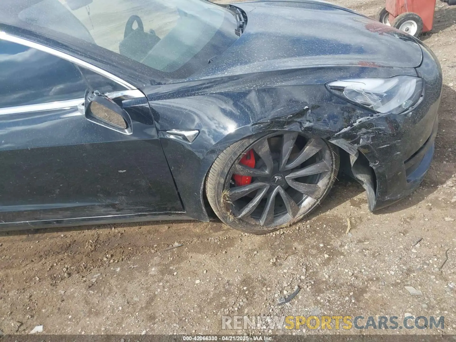 6 Photograph of a damaged car 5YJ3E1EC4LF746853 TESLA MODEL 3 2020
