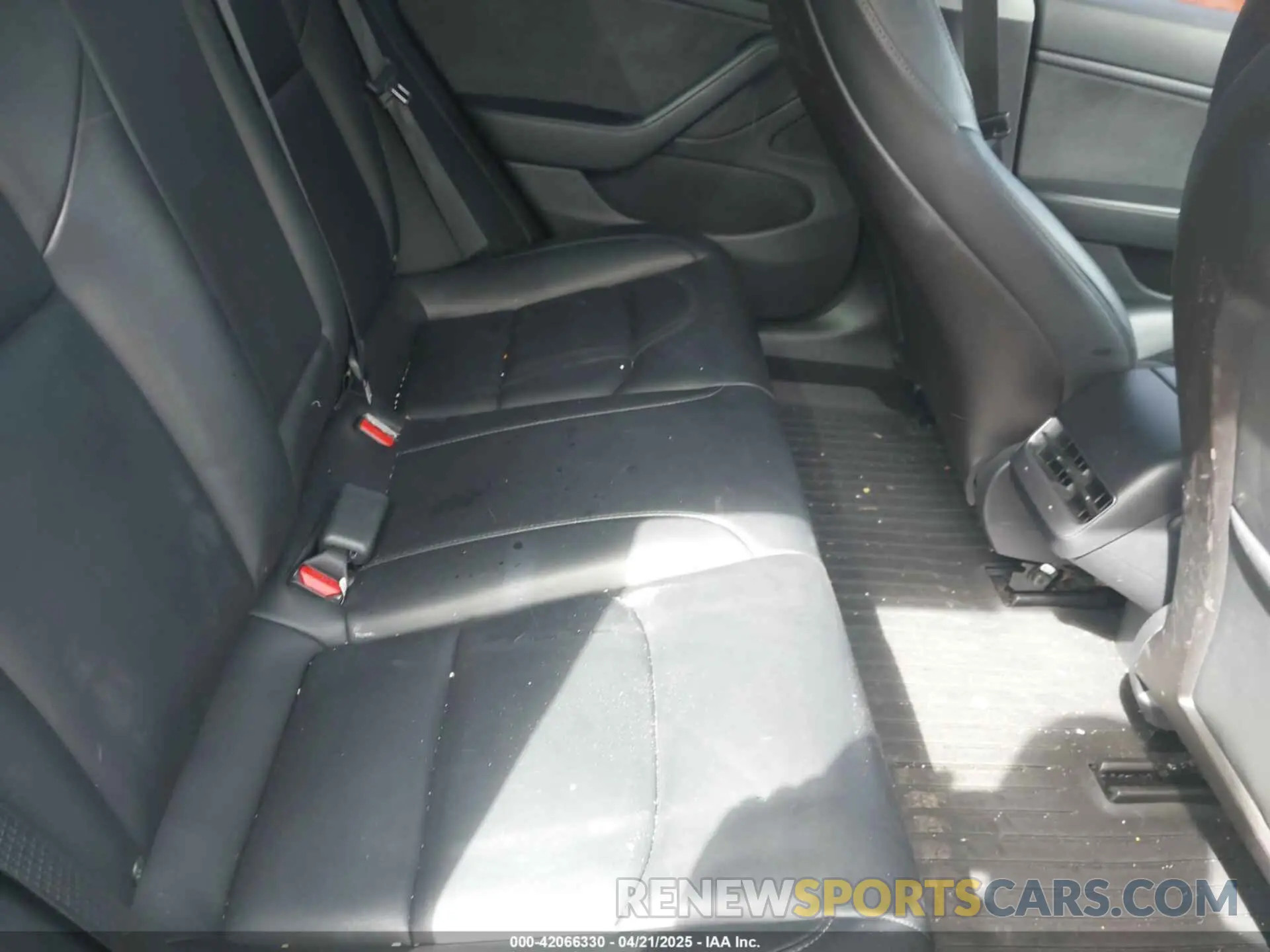 8 Photograph of a damaged car 5YJ3E1EC4LF746853 TESLA MODEL 3 2020