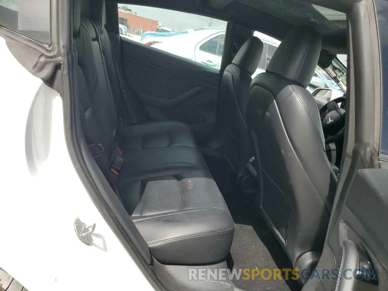 10 Photograph of a damaged car 5YJ3E1EC4LF800149 TESLA MODEL 3 2020