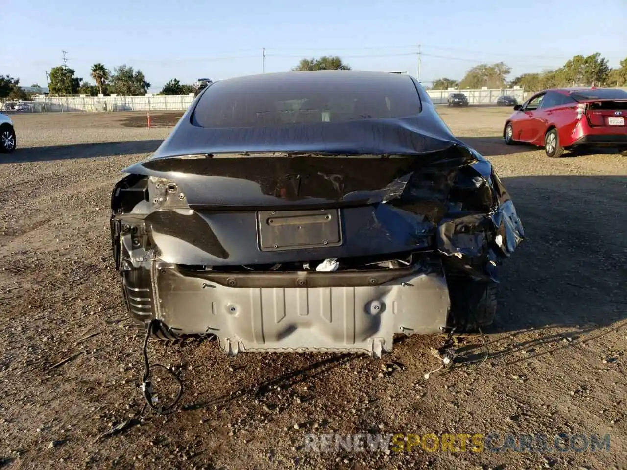 6 Photograph of a damaged car 5YJ3E1EC4LF805318 TESLA MODEL 3 2020