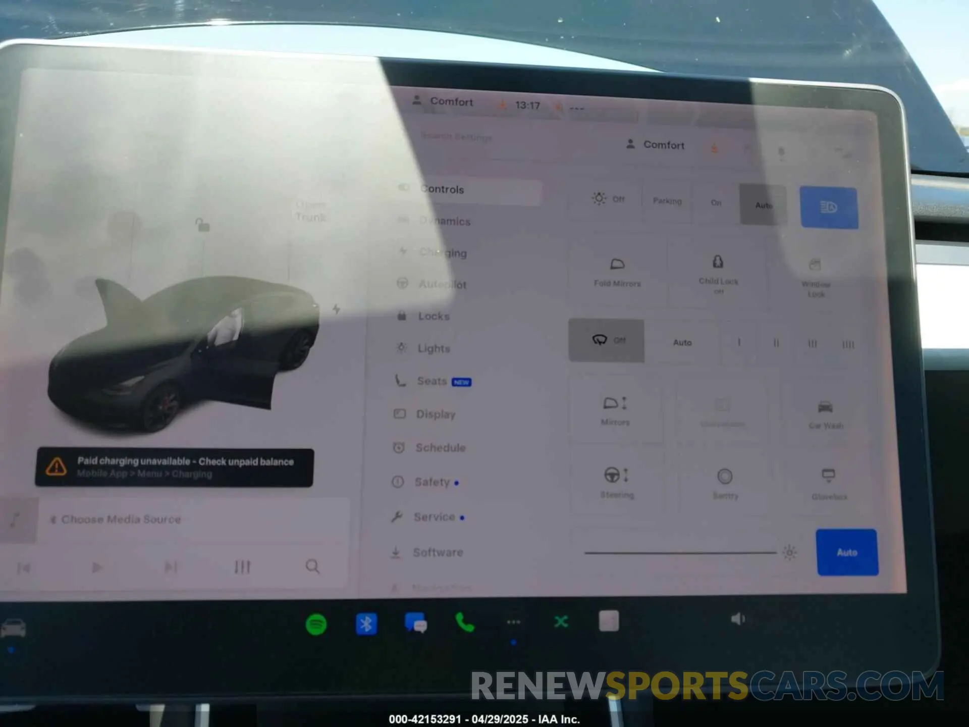19 Photograph of a damaged car 5YJ3E1EC5LF641593 TESLA MODEL 3 2020