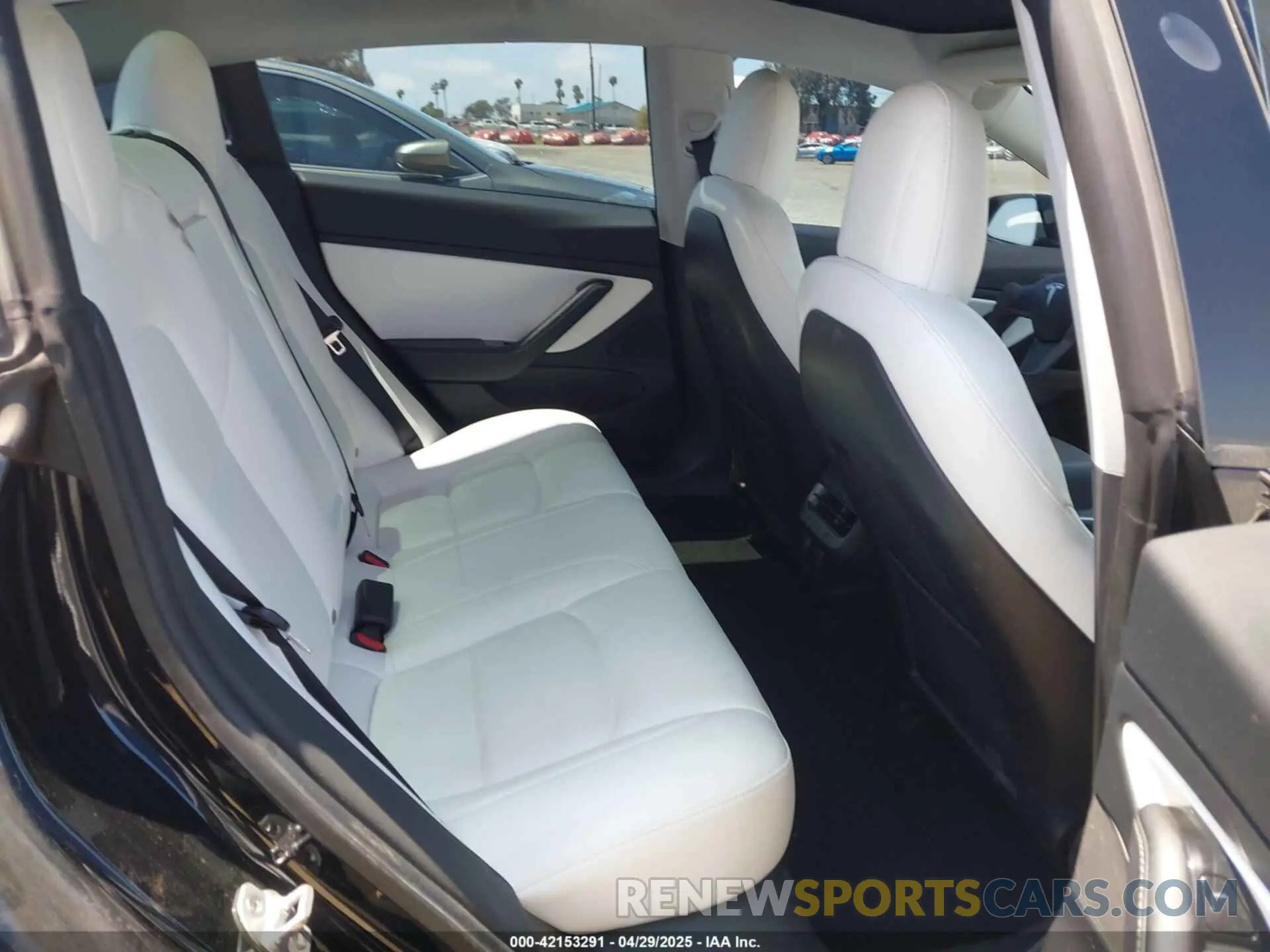 8 Photograph of a damaged car 5YJ3E1EC5LF641593 TESLA MODEL 3 2020