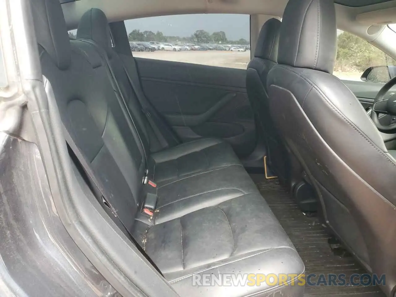 10 Photograph of a damaged car 5YJ3E1EC5LF646941 TESLA MODEL 3 2020